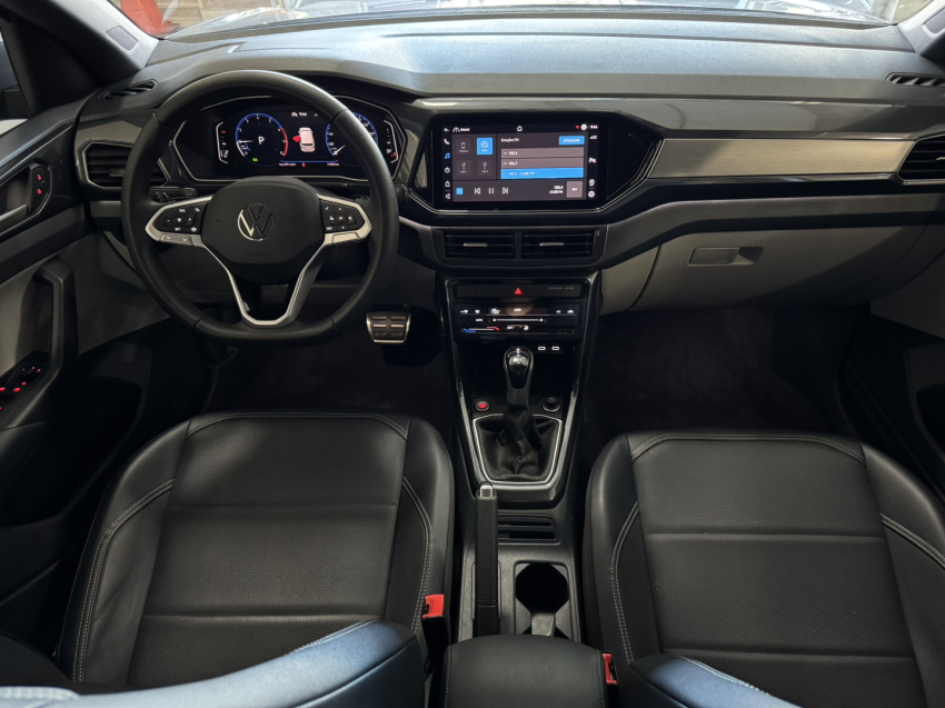 volkswagen t-cross highline.