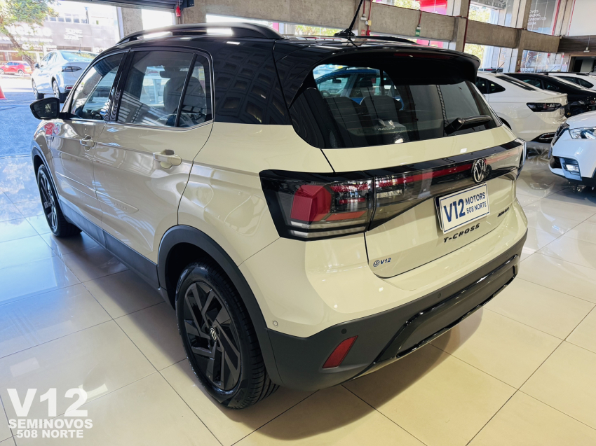 volkswagen t-cross highline.
