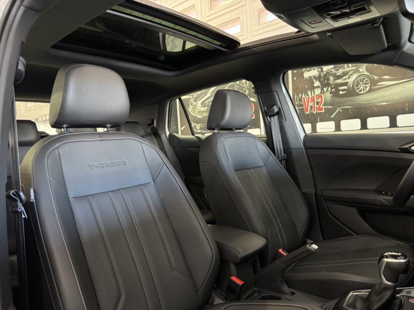 volkswagen t-cross highline.