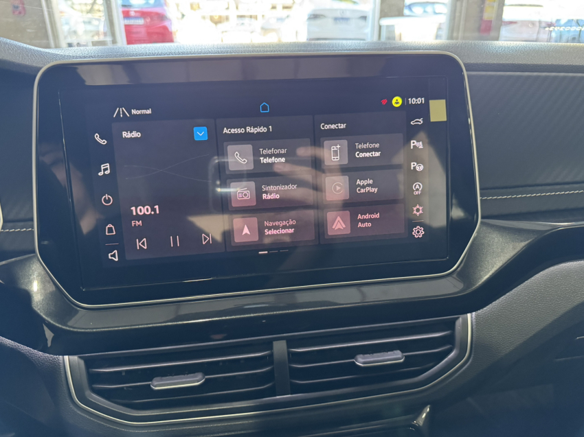 volkswagen t-cross highline.