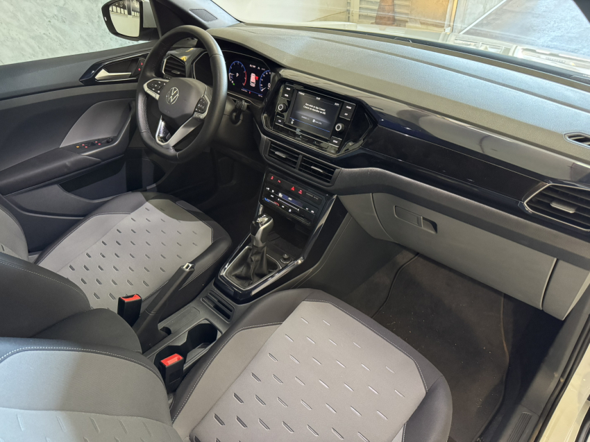 volkswagen t-cross 1.0 200 tsi total flex comfortline automatico.