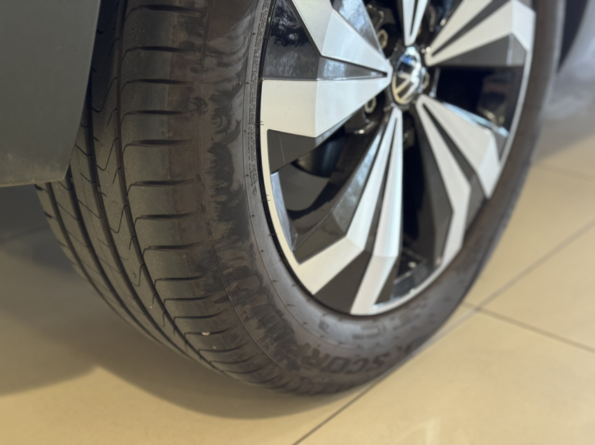volkswagen t-cross 1.0 200 tsi total flex comfortline automatico.