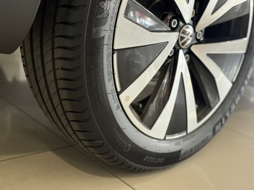 volkswagen taos 1.4 250 tsi total flex highline automatico.
