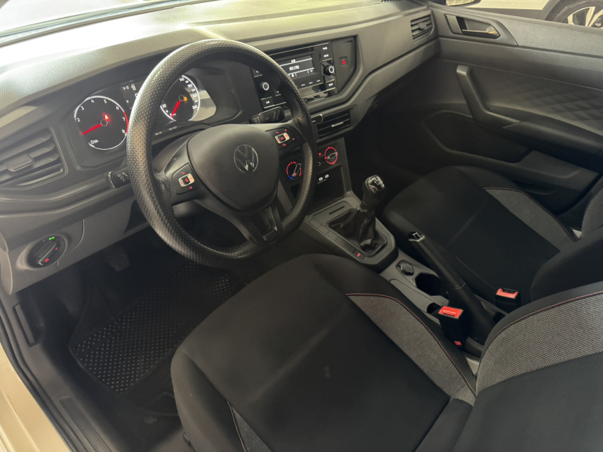 volkswagen polo track.