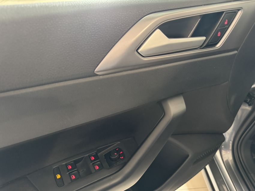 volkswagen nivus comfortline.