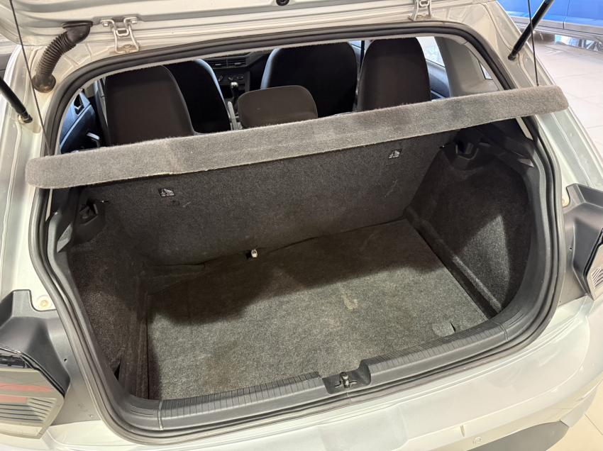 volkswagen polo track.