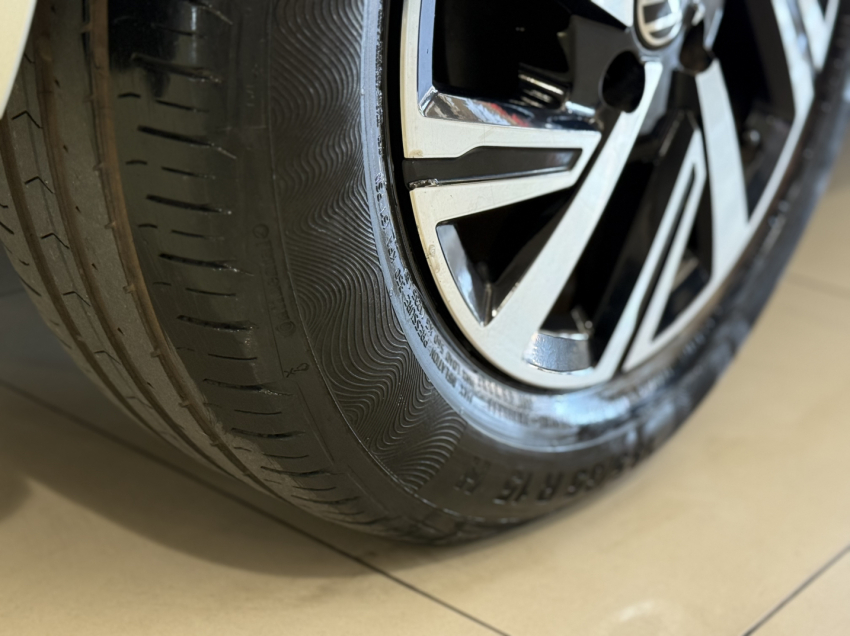 volkswagen polo track.