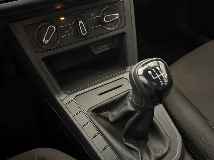 volkswagen polo track.