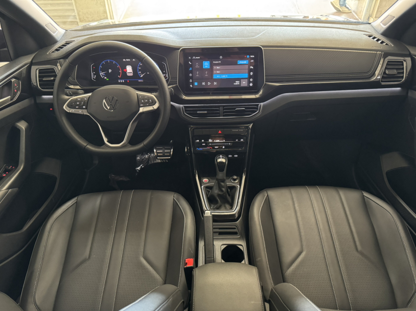 volkswagen t-cross highline.