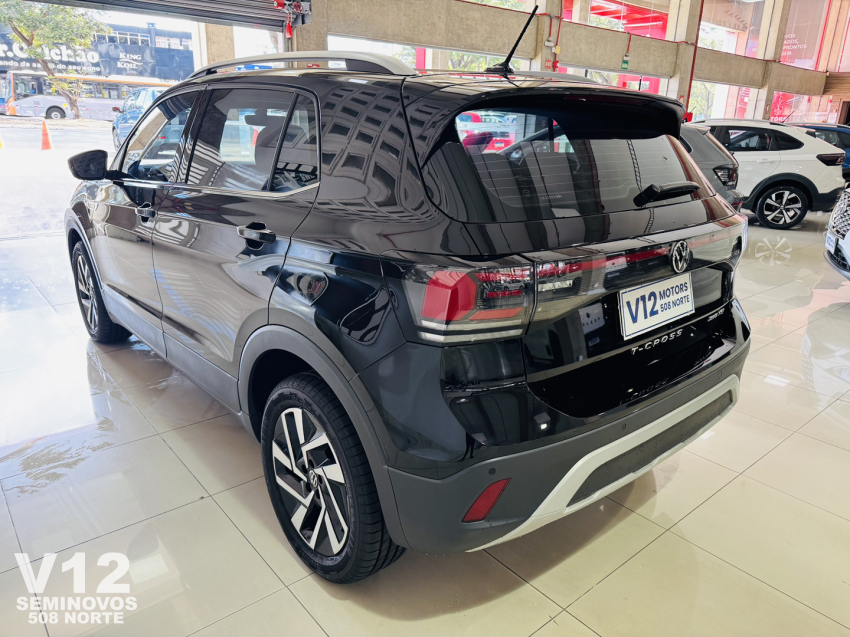 volkswagen t-cross highline.