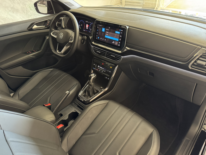 volkswagen t-cross highline.
