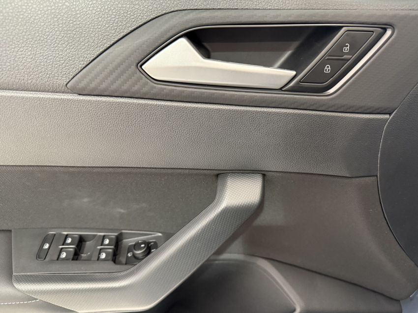 volkswagen nivus highline.