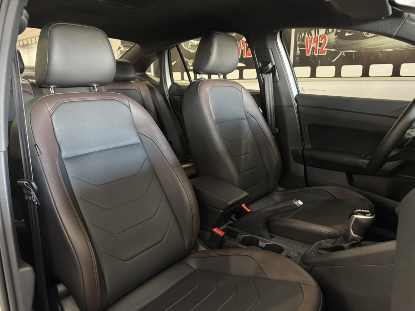 volkswagen virtus 1.0 200 tsi highline automatico flex 4p 2025