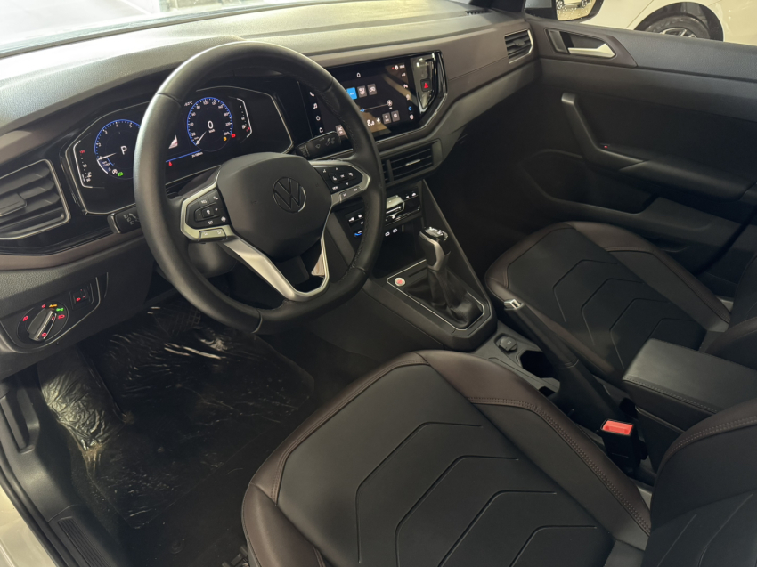 volkswagen virtus 1.0 200 tsi highline automatico flex 4p 2025