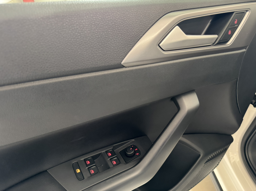volkswagen nivus comfortline.