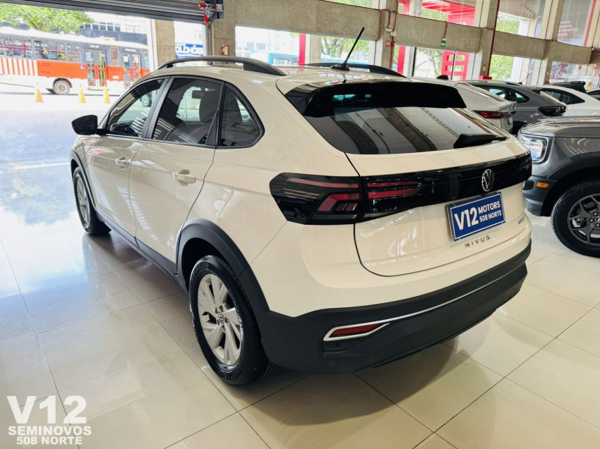 volkswagen nivus comfortline.