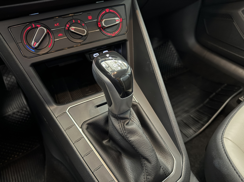 volkswagen nivus comfortline.