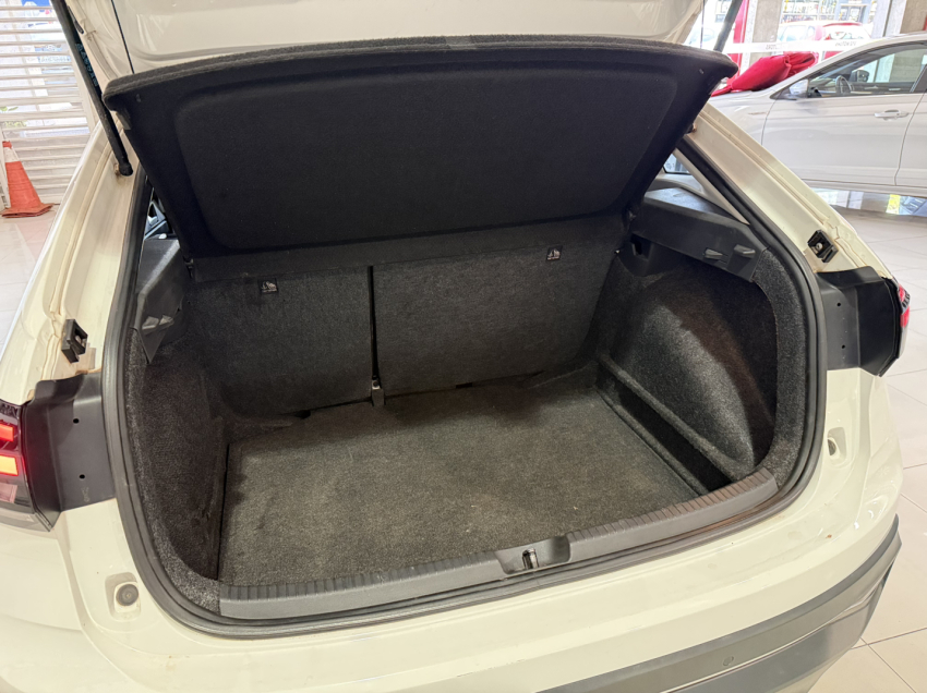 volkswagen nivus comfortline.