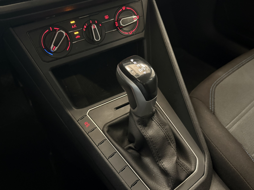 volkswagen nivus comfortline.