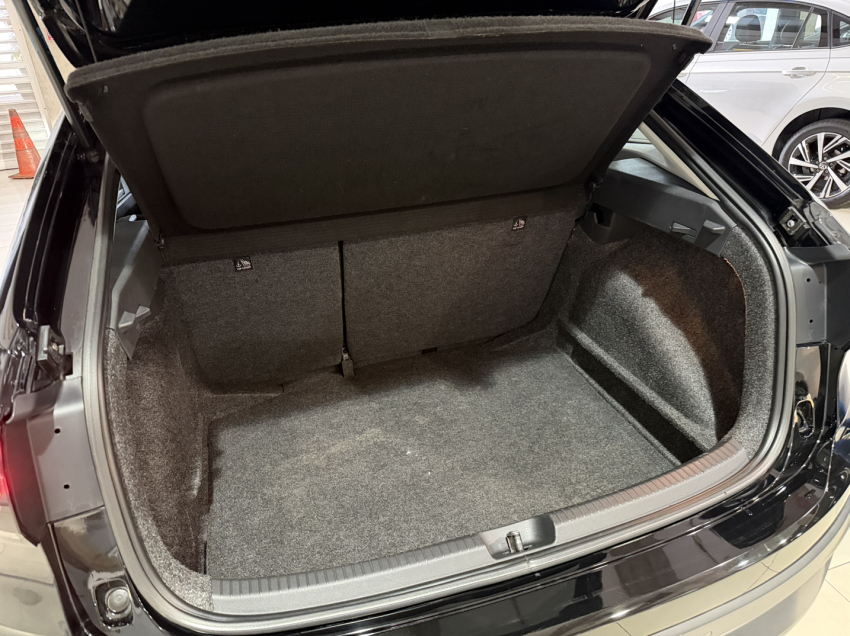 volkswagen nivus comfortline.