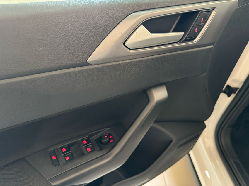 volkswagen nivus comfortline.