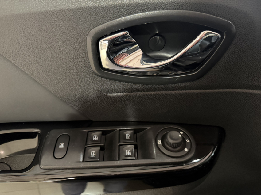 renault captur intense
