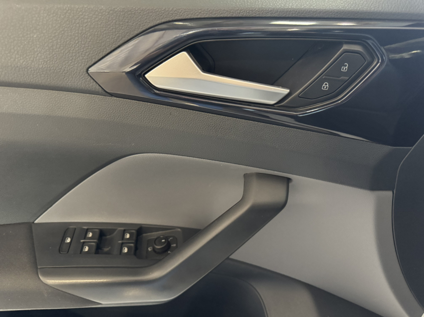 volkswagen t-cross 1.0 200 tsi total flex comfortline automatico 4p 202311