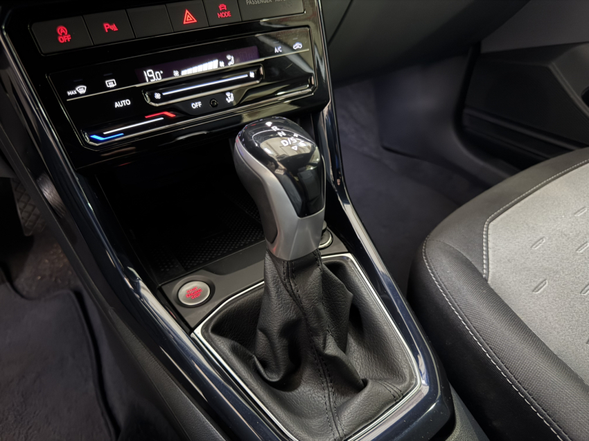 volkswagen t-cross 1.0 200 tsi total flex comfortline automatico.12