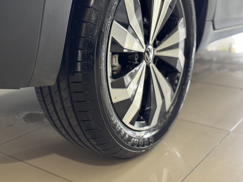 volkswagen t-cross 1.4 250 tsi total flex highline automatico 4p 202412