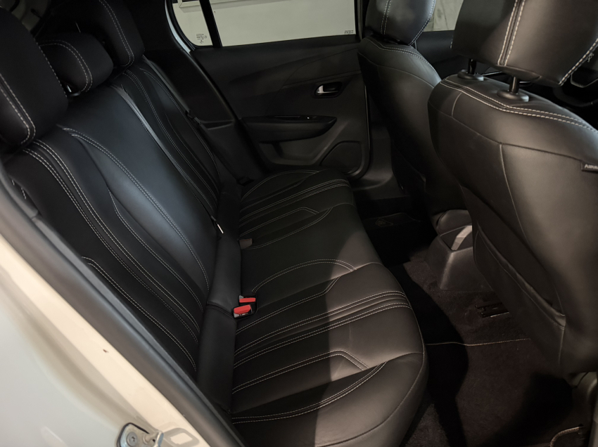 peugeot 208 1.6 16v flex roadtrip at6 4p automatico 202412