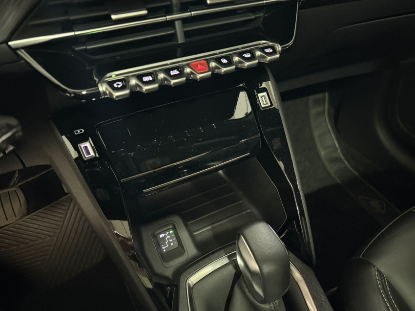 peugeot 208 1.6 16v flex roadtrip at6 4p automatico 20249