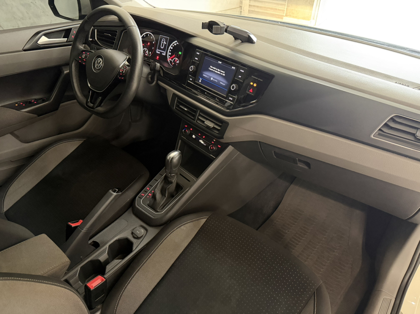 volkswagen polo comfortline + tech 24