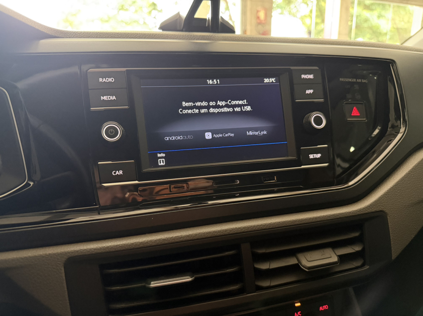 volkswagen polo comfortline + tech 25