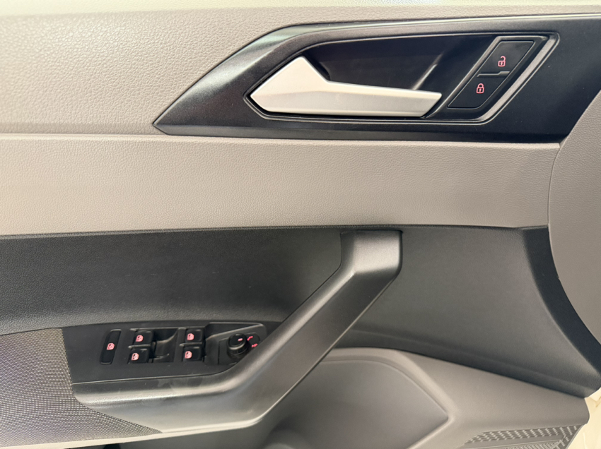 volkswagen polo comfortline + tech 211