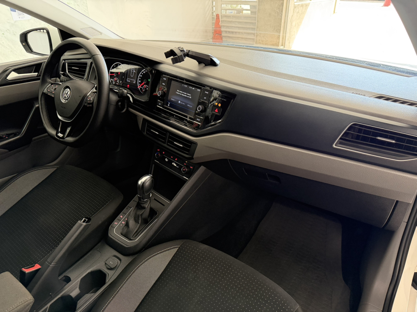 volkswagen polo comfortline + tech 24