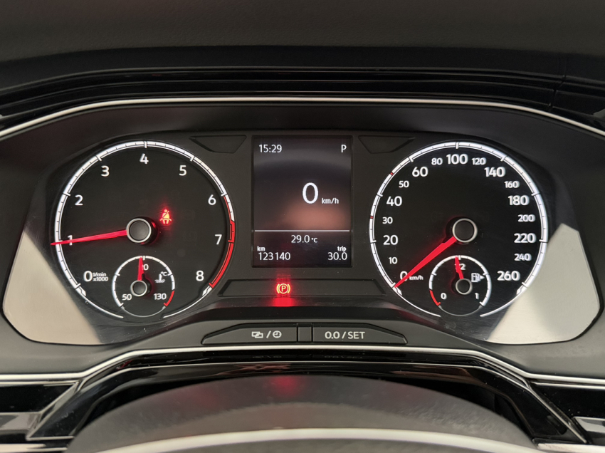 volkswagen polo comfortline + tech 26