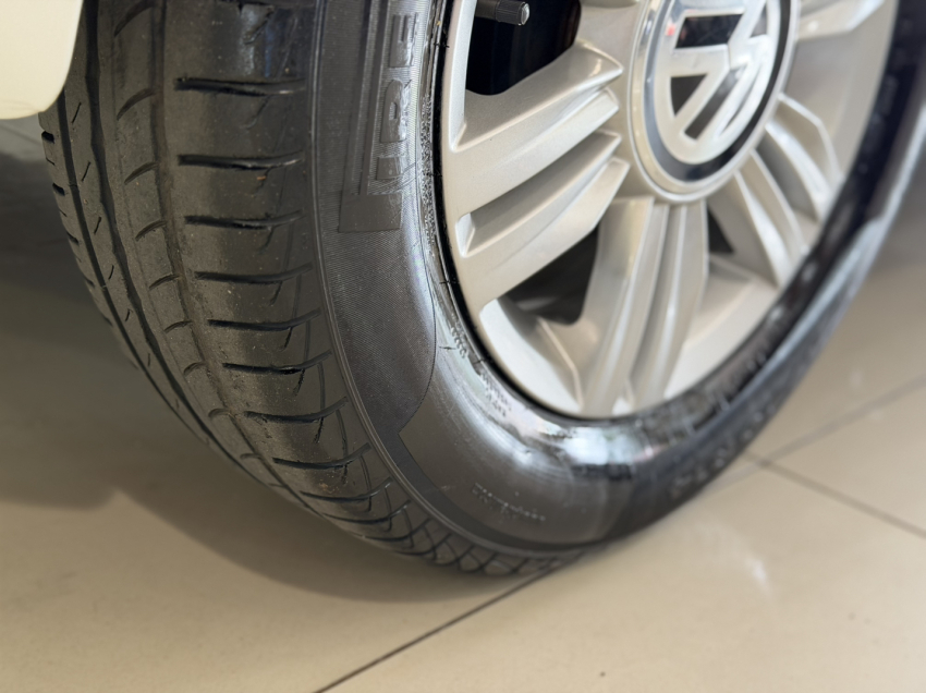 volkswagen up move tsi5