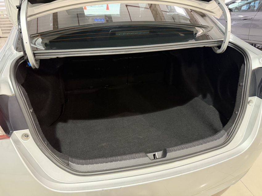 toyota yaris 1.5 16v flex sedan xls connect multidrive 4p automatico 202014