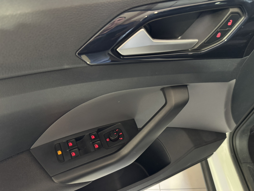 volkswagen t-cross 1.0 200 tsi total flex comfortline automatico.8