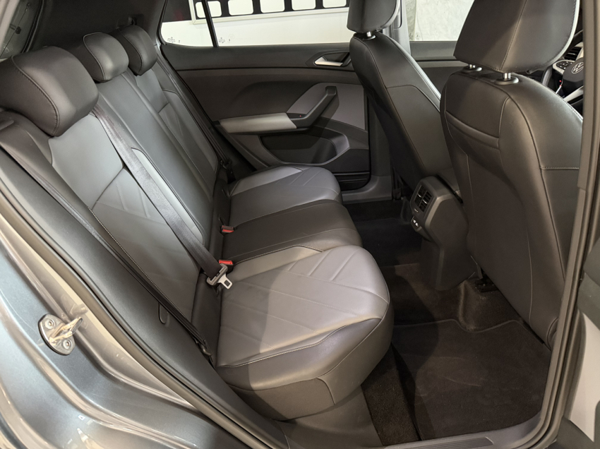 volkswagen t-cross 1.0 200 tsi total flex comfortline automatico 4p 202512