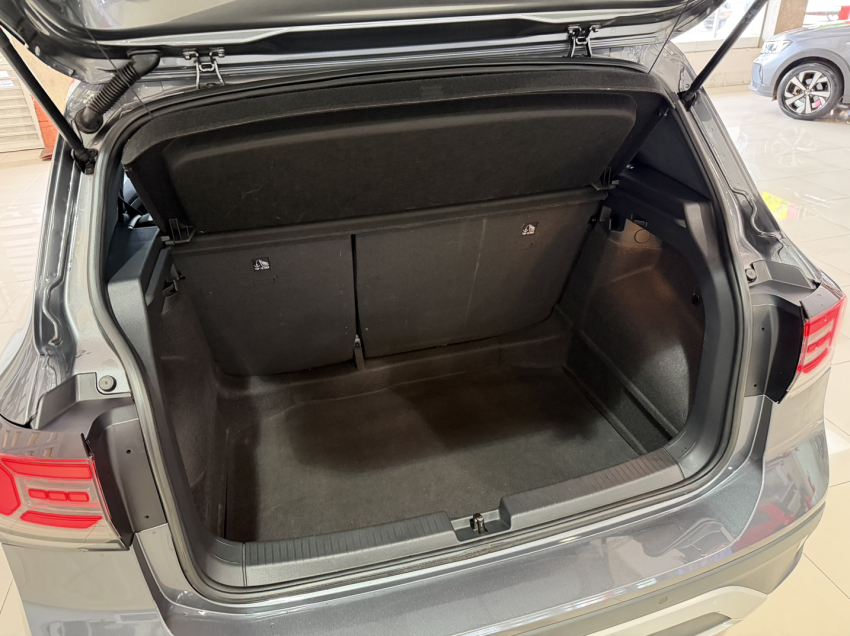 volkswagen t-cross 1.0 200 tsi total flex comfortline automatico 4p 202510