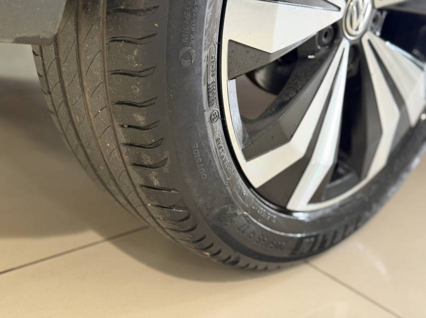 volkswagen t-cross 1.0 200 tsi total flex comfortline automatico 4p 20217