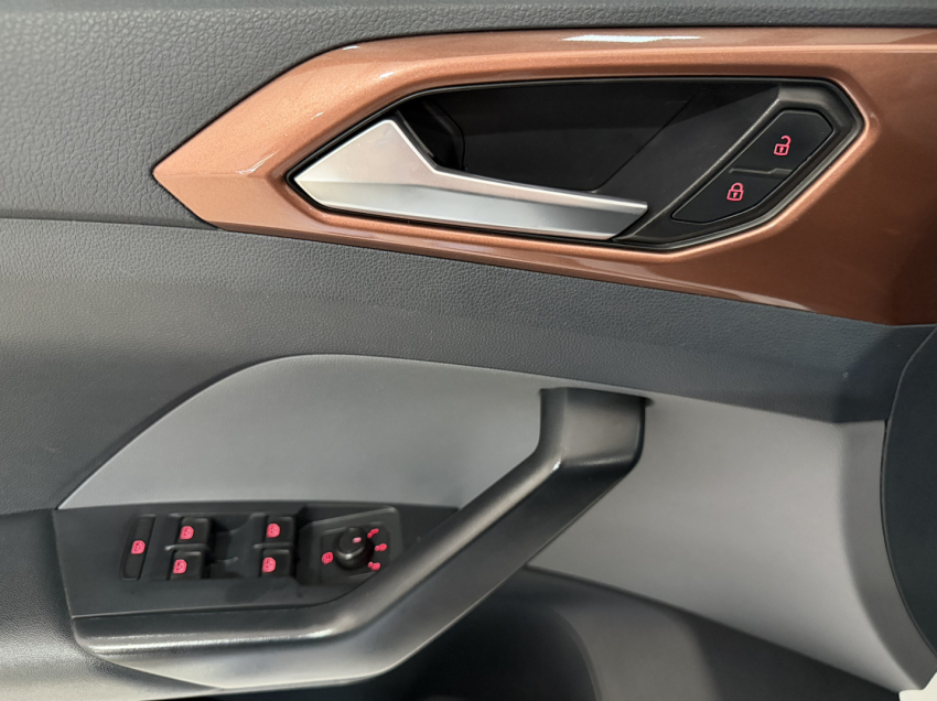 volkswagen t-cross 1.0 200 tsi total flex comfortline automatico 4p 202110