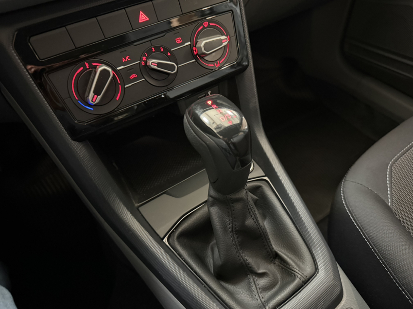 volkswagen t-cross 200 tsi8