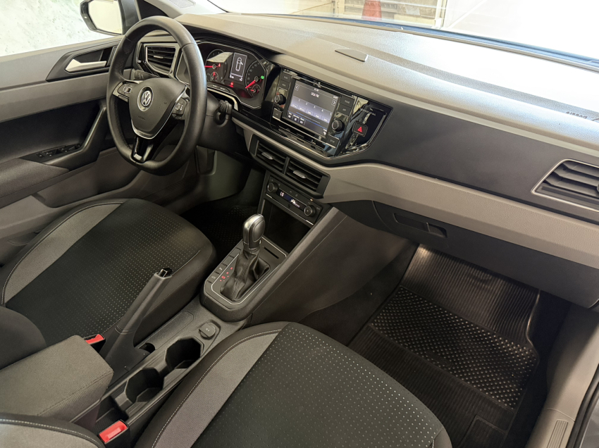 volkswagen polo comfortline + tech 24