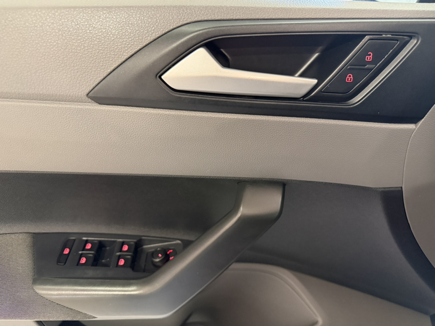 volkswagen polo comfortline + tech 211