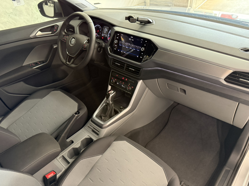 volkswagen t-cross 1.0 200 tsi total flex comfortline automatico 4p 20204