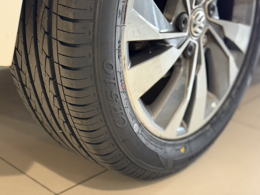 volkswagen polo comfortline + tech 25