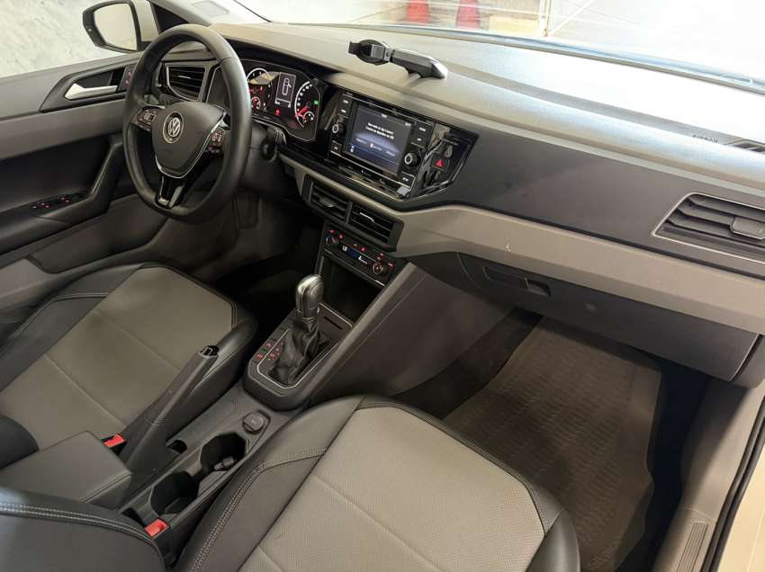 volkswagen polo comfortline + tech 24