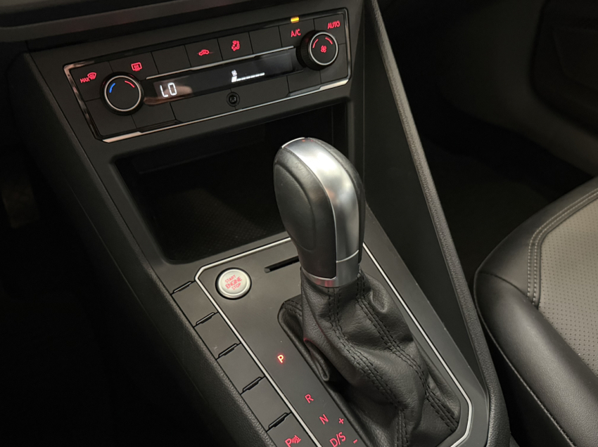 volkswagen polo comfortline + tech 28